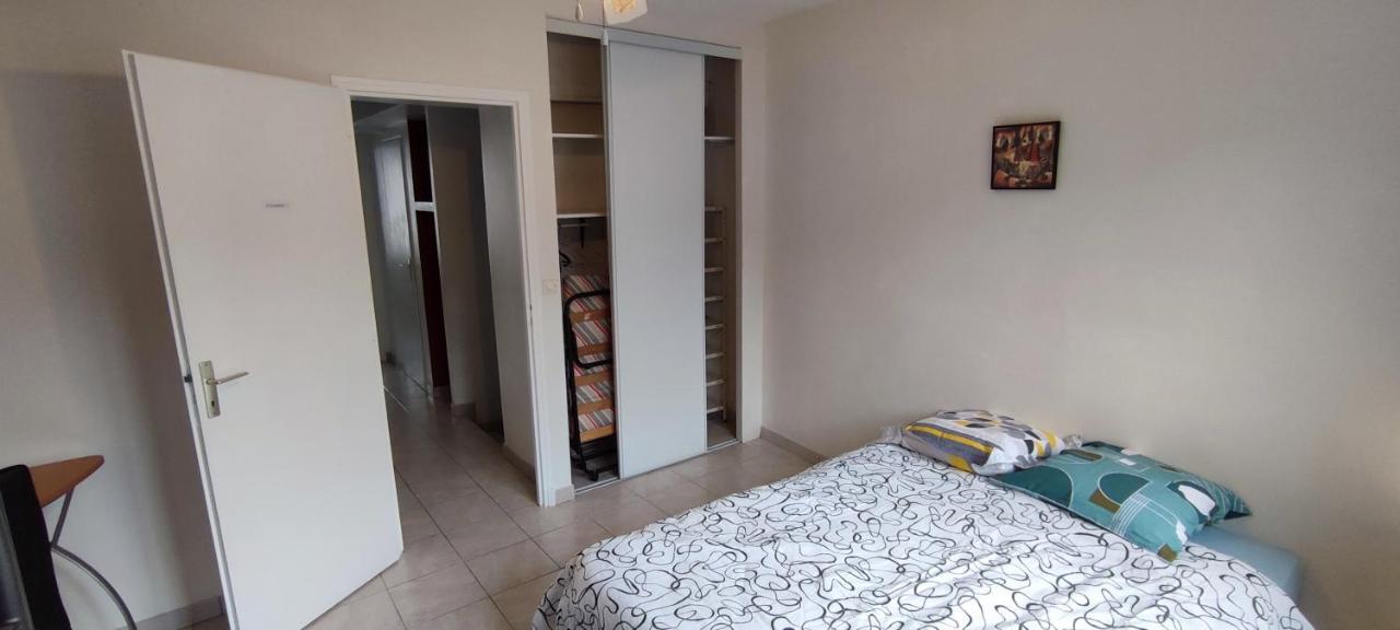 Hypercentre Grand Appartement Lumineux 3 Chambres Parking อาฌ็อง ภายนอก รูปภาพ